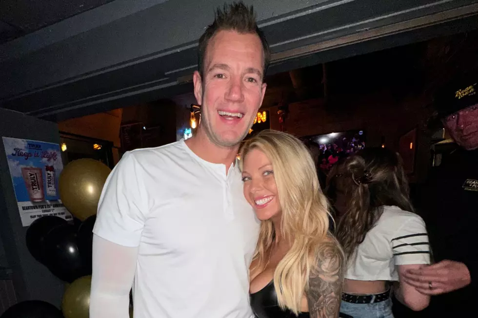 Maine Radio Host Krissy T. Tries Oyster for the First Time With Gronkowski